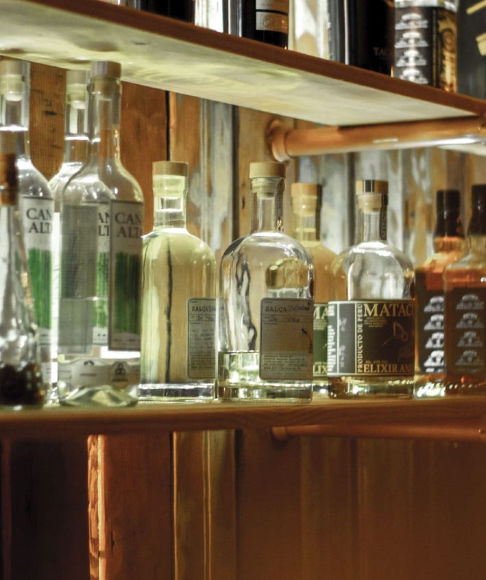 Ginebras en la barra de Romero Osteria