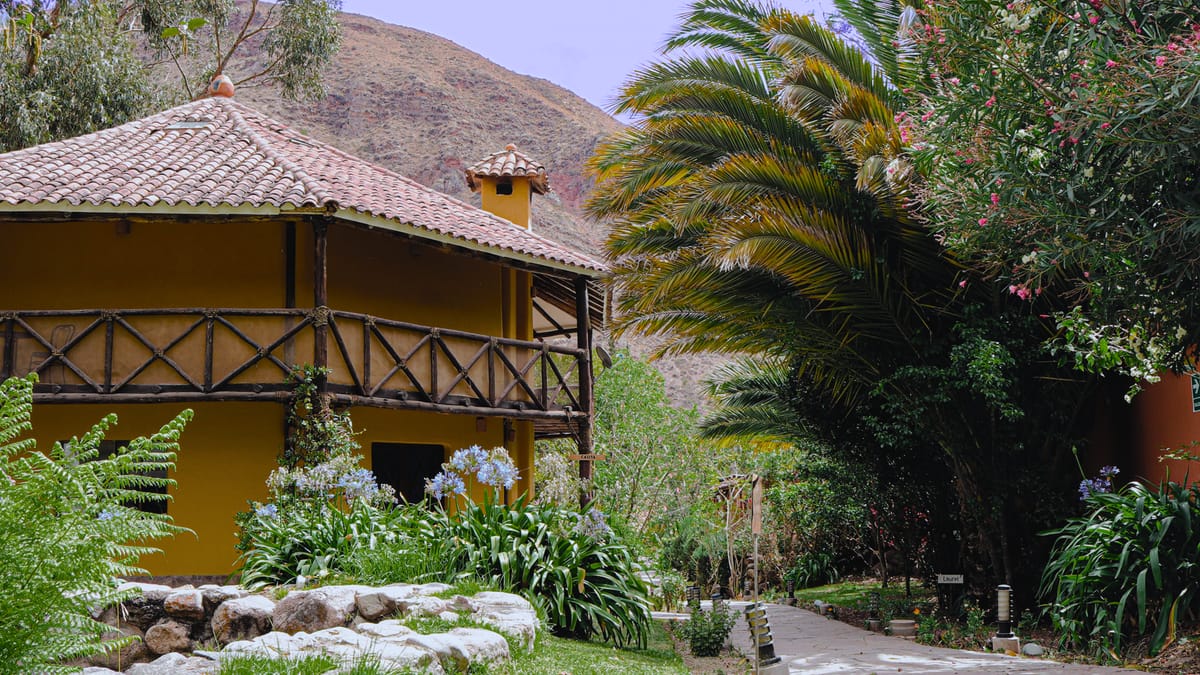 Private Valley House — 100 m² · 5 beds · kitchen · fireplace living room · 3 bathrooms · up to 6 guests