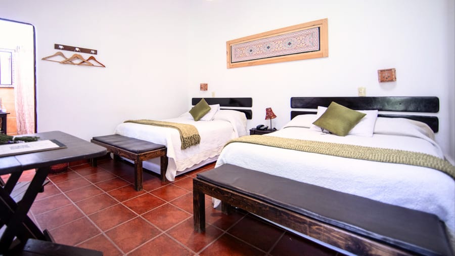 Classic Twin Room — view 1